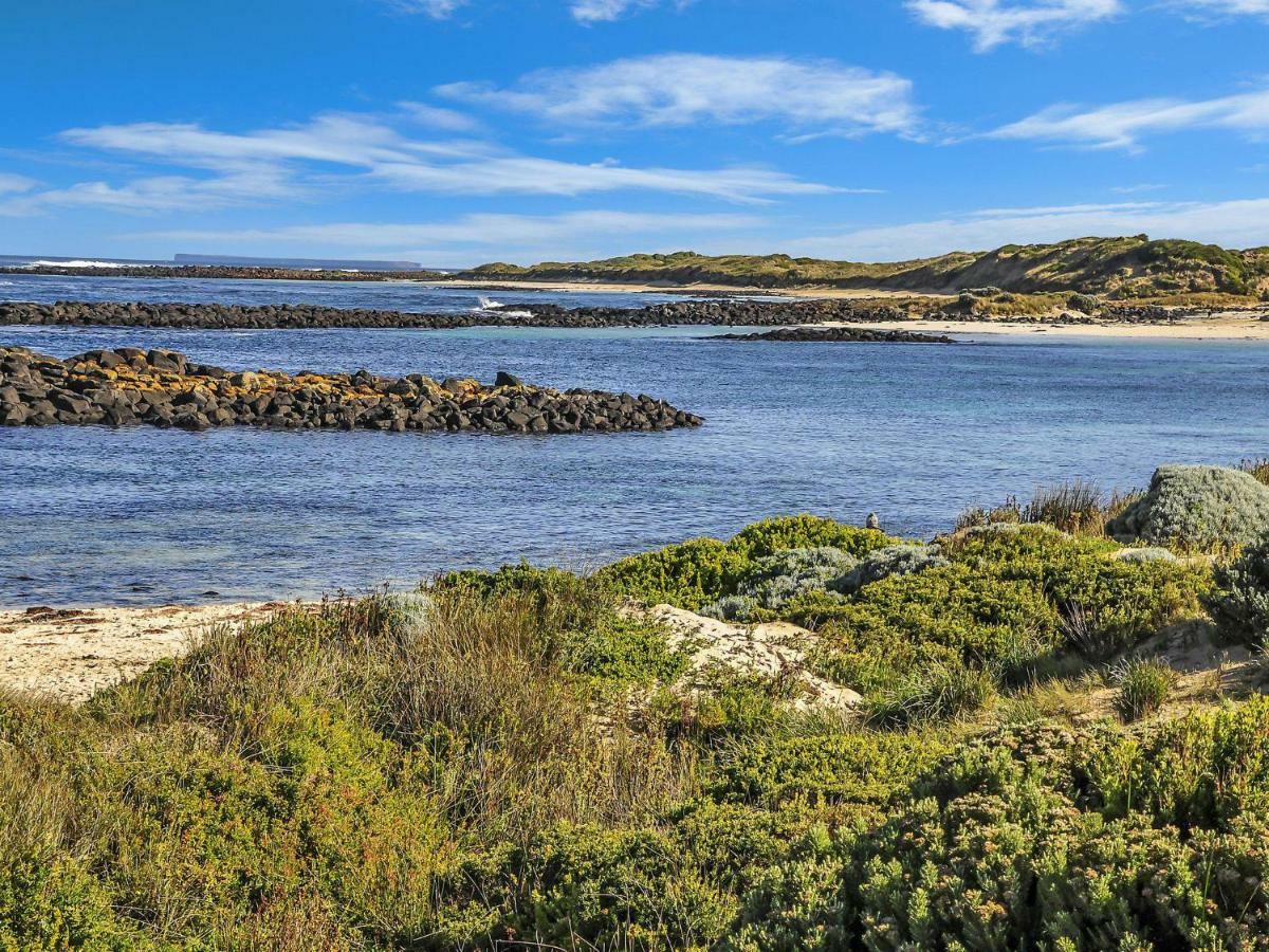 Hearns Beachside Villa 2 Port Fairy Exterior photo