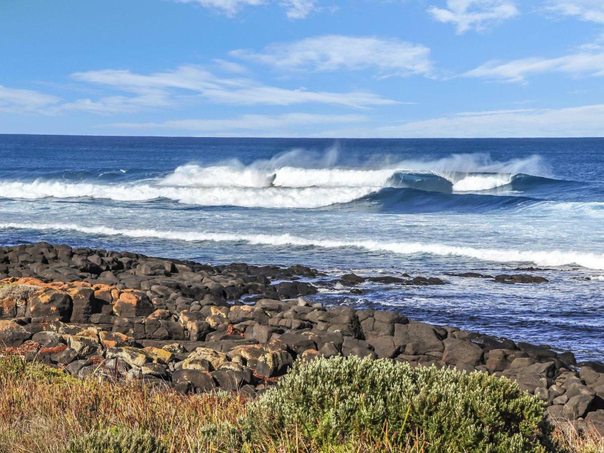 Hearns Beachside Villa 2 Port Fairy Exterior photo