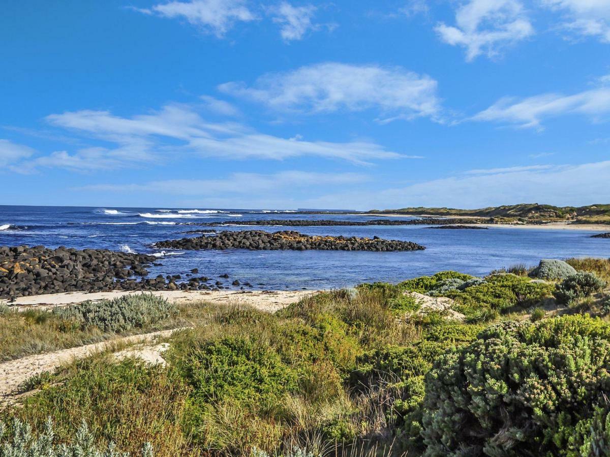 Hearns Beachside Villa 2 Port Fairy Exterior photo